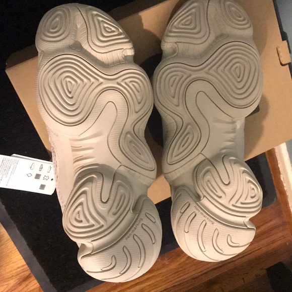 Yeezy 500 Blush - Picture 3 of 3